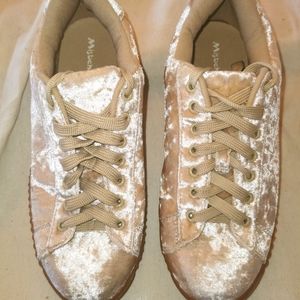 Dolls kill baby pink crushed velvet platform creeper sneakers women's size 7